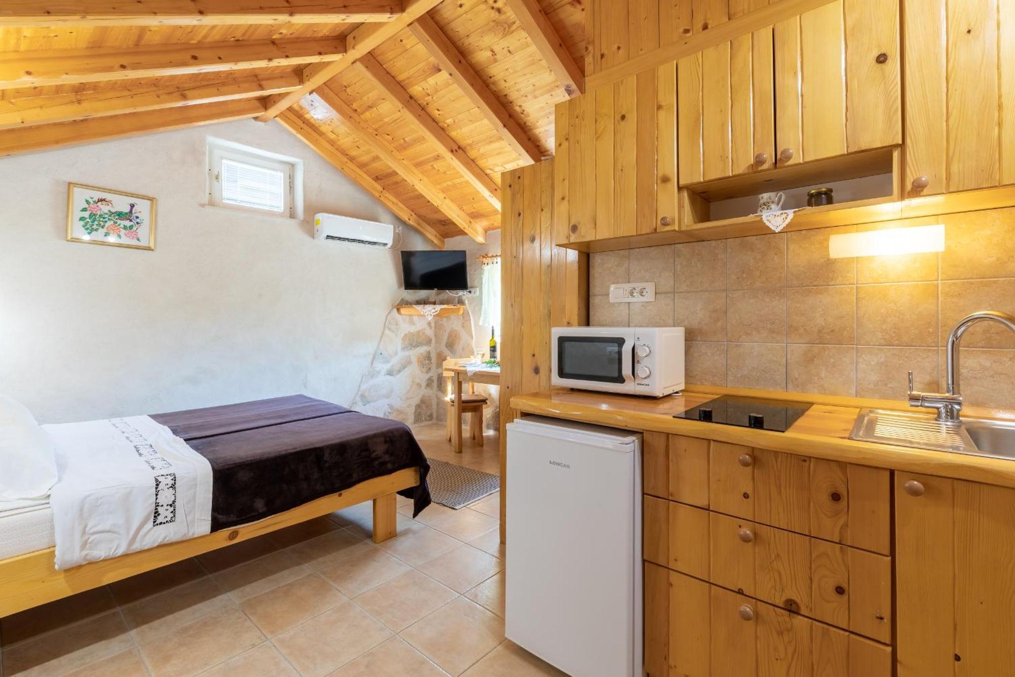 Stone House Harmony Appartamento Zrnovo